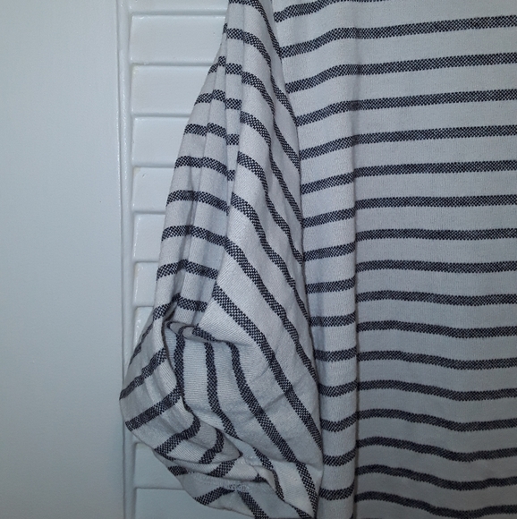 Striped Shirt w/ twisted short sleeves Top - Picture 7 of 8